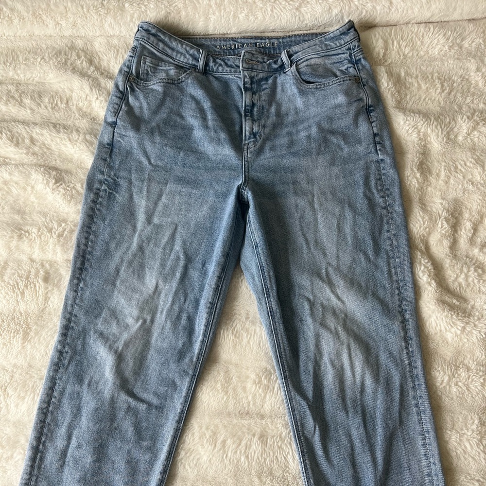 American Eagle Light Wash Mom Jeans